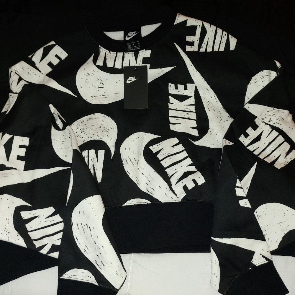 Nike Crop Top W/ Matching Leggings Set